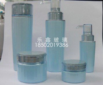 深耕行業(yè)，專(zhuān)業(yè)定制 化妝品瓶制造與代理服務(wù)的全方位解讀